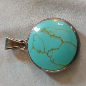 Gorgeous vintage Turquoise stone pendant sterling silver hardware